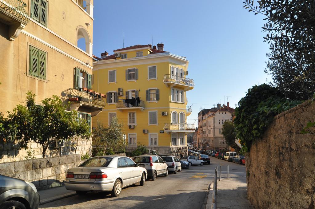 Deluxe Apartments & Rooms Sarella Сплит Екстериор снимка