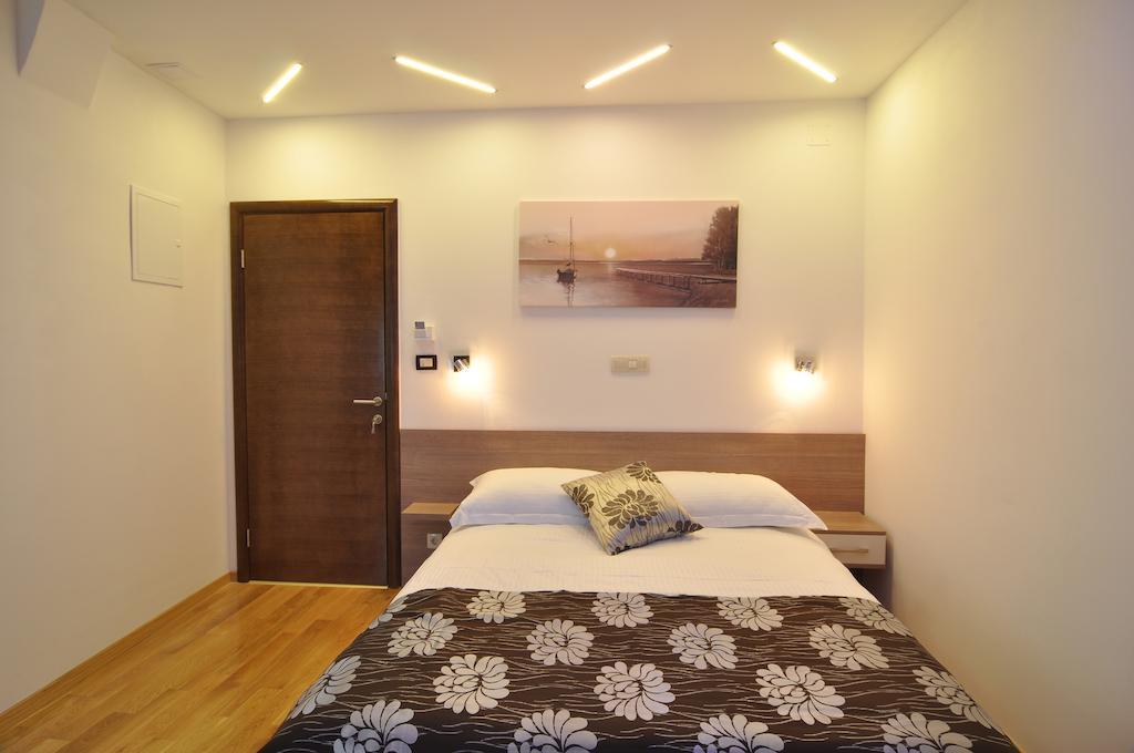 Deluxe Apartments & Rooms Sarella Сплит Стая снимка