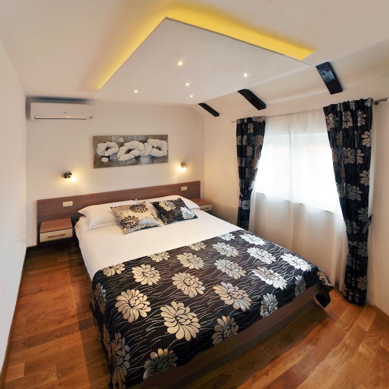 Deluxe Apartments & Rooms Sarella Сплит Екстериор снимка